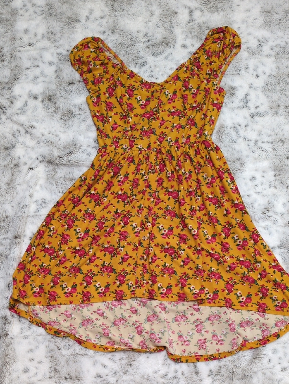 $5 MOVING SALE!  No Boundaries Mustard Trim Pink Floral Tank